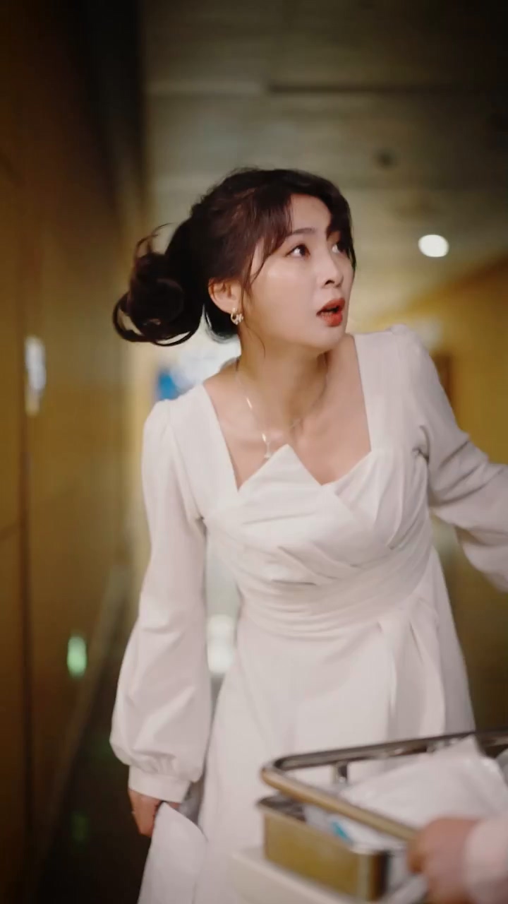 离婚后，顾少死皮赖脸缠着我 第01集